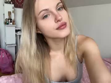 Goal: Can you rate shape of my ass? - My name is Katy and I'm #18 year old and i am #shy #new #young girl with #skinny f