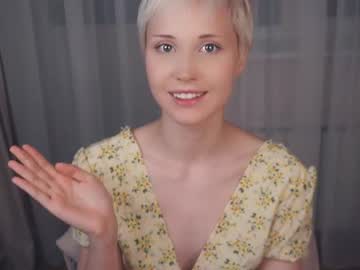 GOAL:to run hands under my tank top(●'◡'●) Hello kitties, i'm Alice and this is my 1th day!! Im #young #18 #new and very