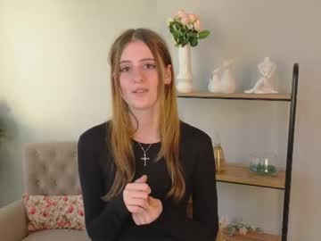 GOAL: show my look [0 tokens remaining] Welcome to my room! #new #skinny #shy #natural #18